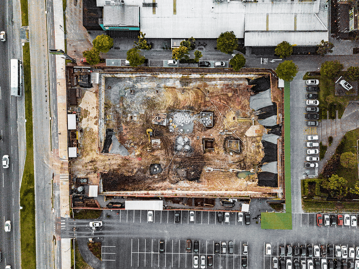 Vue en plongée d'un site de construction