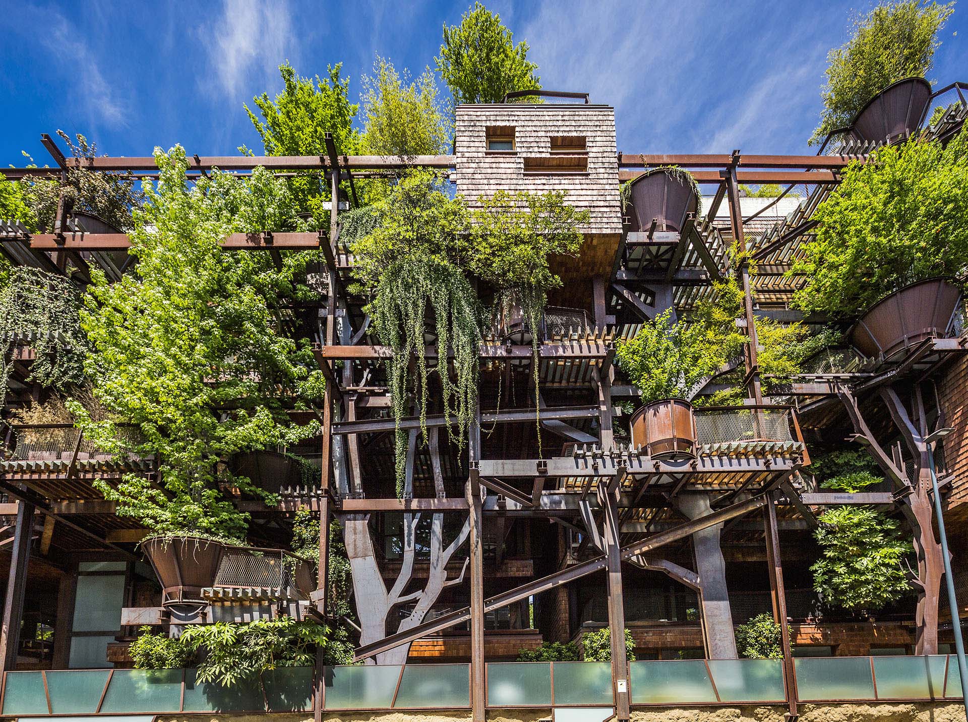 Façade végétalisée de 25 Verde bâtiment d'habitation végétalisé en bois