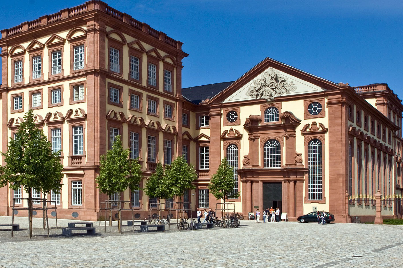 Vue d'un bâtiment en brique à Mannheim