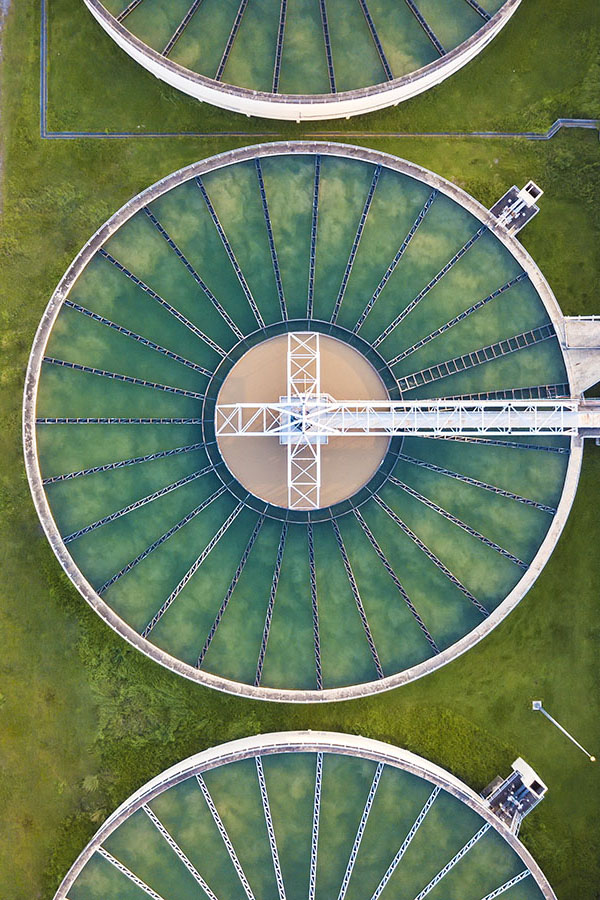 Vue aérienne d'une station d'épuration