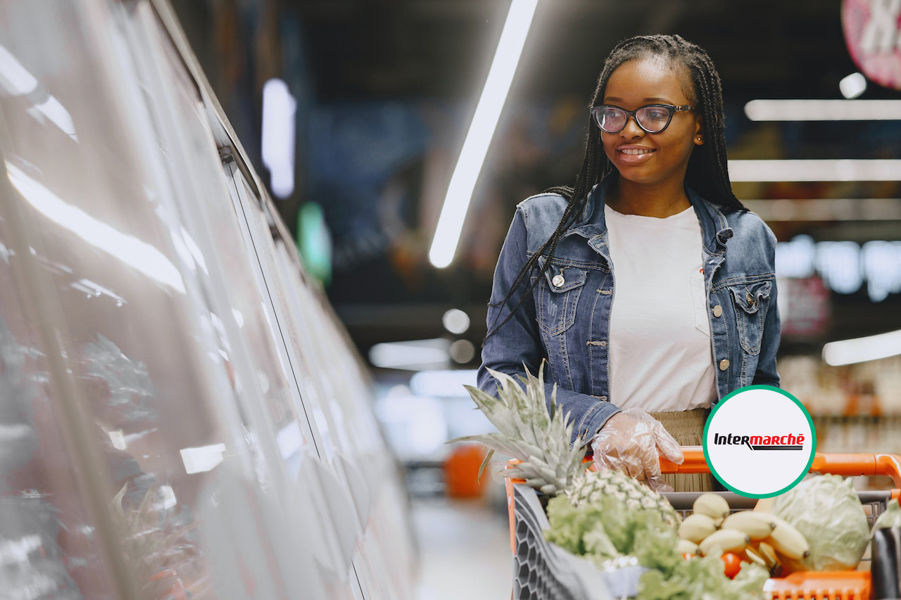 Donna all'ipermercato