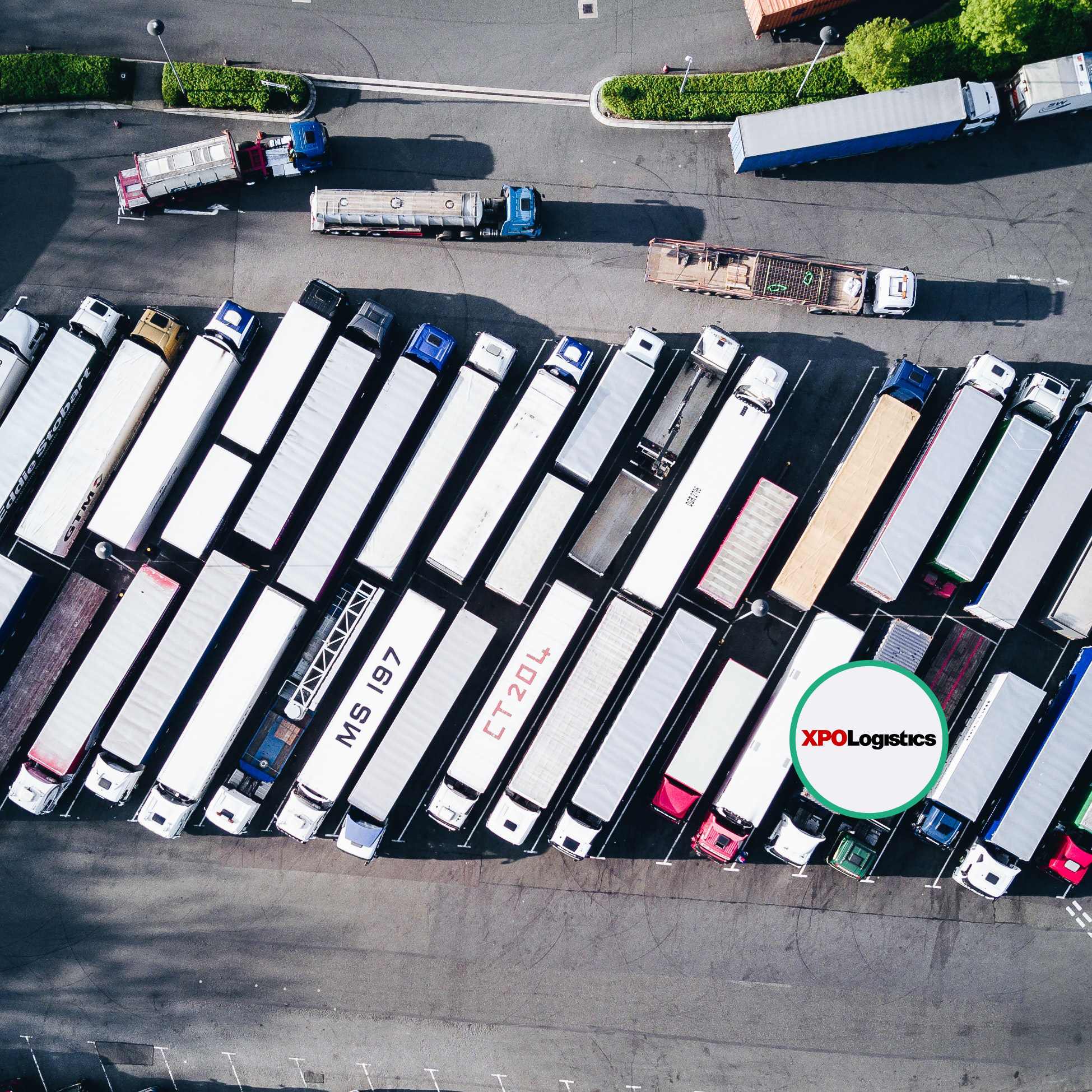 TIR in una area di parcheggio