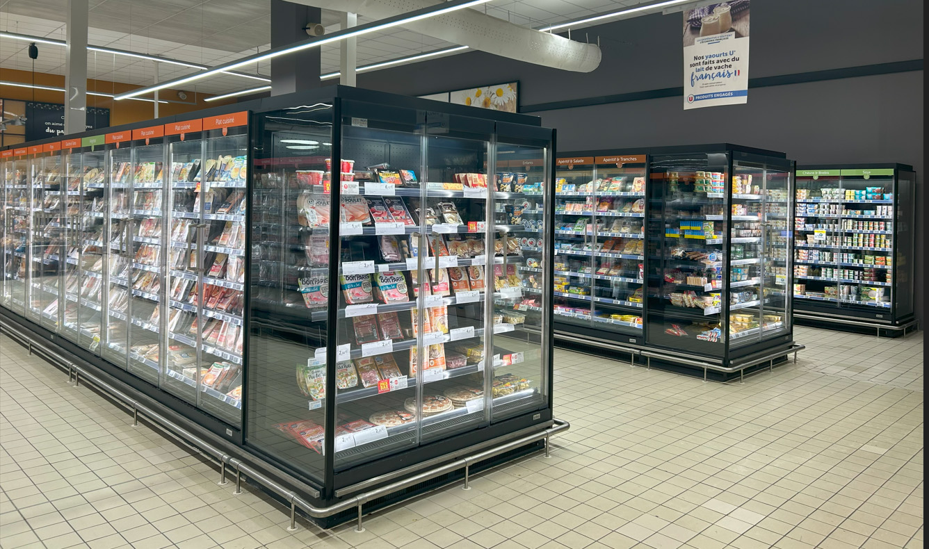 Meubles frigorifiques dans un supermarché
