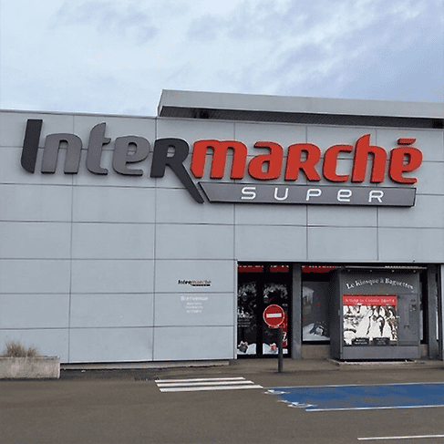 Devanture de l'Intermarché Super de Chablis